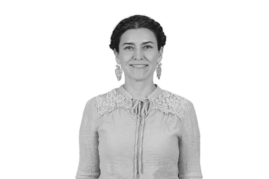 Lorena Canales